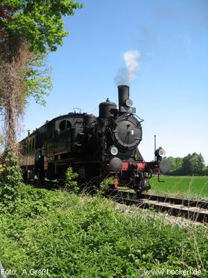 Lok 70 083 beim Biergarten in Haag