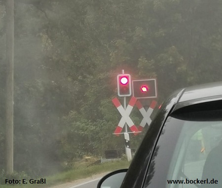 Bahnübergang zwischen Langenbach und Haag am 18. Oktober 2021